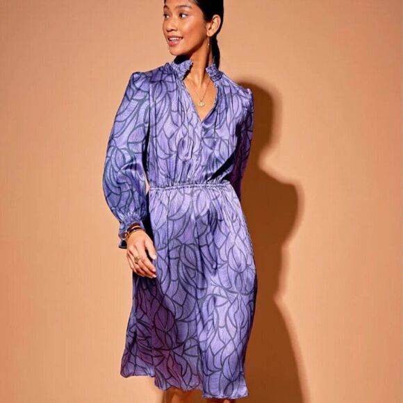 Tucker Stella Dress Lilac Nouveau Lace in Silk Stretch Charmeuse Long Sleeves - Picture 1 of 2